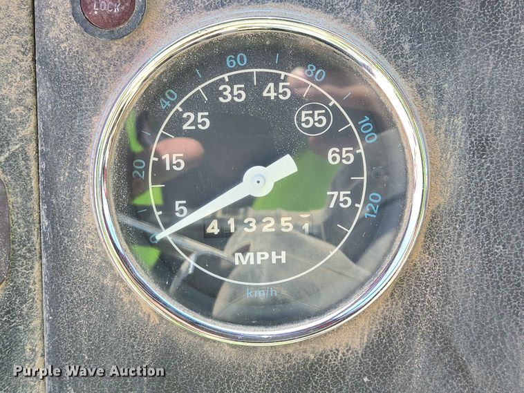 image for item DP8948 1986 Ford LT8000 dump truck