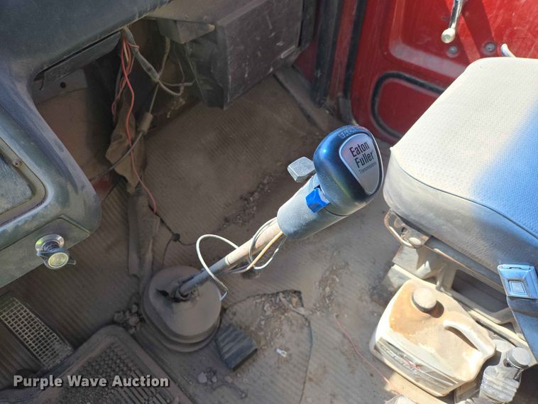image for item DP8948 1986 Ford LT8000 dump truck