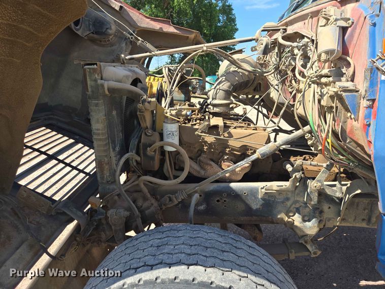 image for item DP8948 1986 Ford LT8000 dump truck