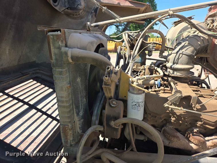 image for item DP8948 1986 Ford LT8000 dump truck