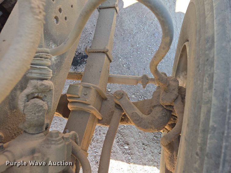 image for item DP8948 1986 Ford LT8000 dump truck