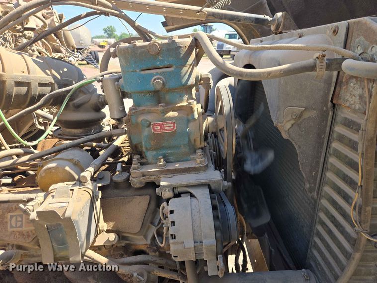 image for item DP8948 1986 Ford LT8000 dump truck