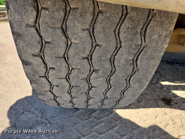 image for item DP8948 1986 Ford LT8000 dump truck