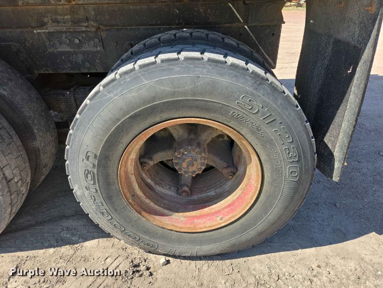 image for item DP8948 1986 Ford LT8000 dump truck