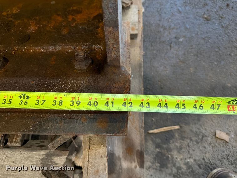 image for item DQ7781 2016 Central Fabricators bucket