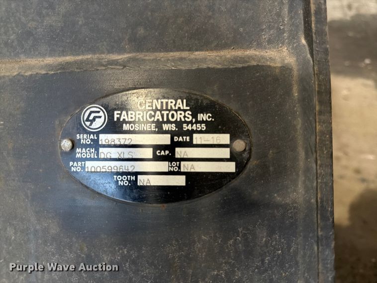 image for item DQ7781 2016 Central Fabricators bucket