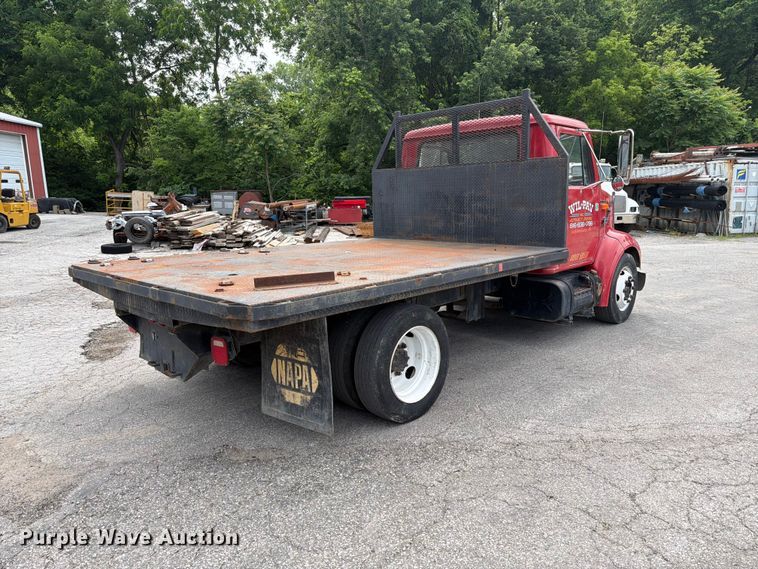 image for item DQ7789 1995 International 4700 flatbed truck
