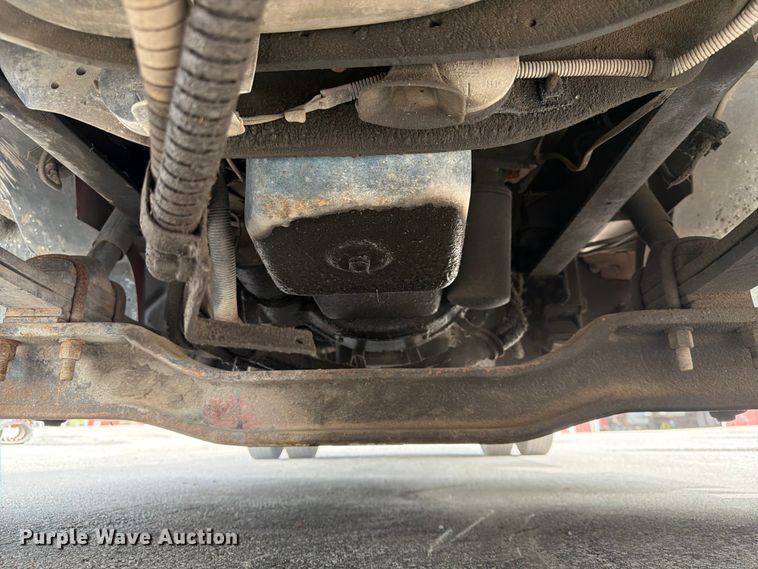 image for item DQ7789 1995 International 4700 flatbed truck