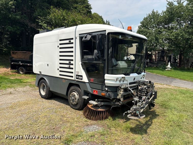 image for item DT2903 2014 Ravo 5 Series 540 street sweeper truck