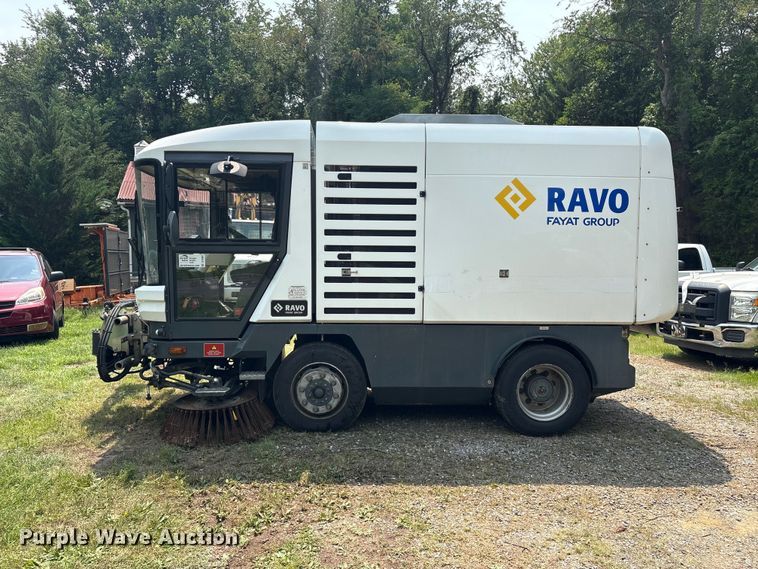 image for item DT2903 2014 Ravo 5 Series 540 street sweeper truck