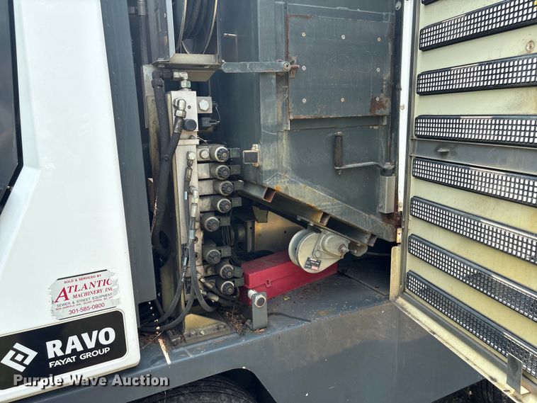 image for item DT2903 2014 Ravo 5 Series 540 street sweeper truck