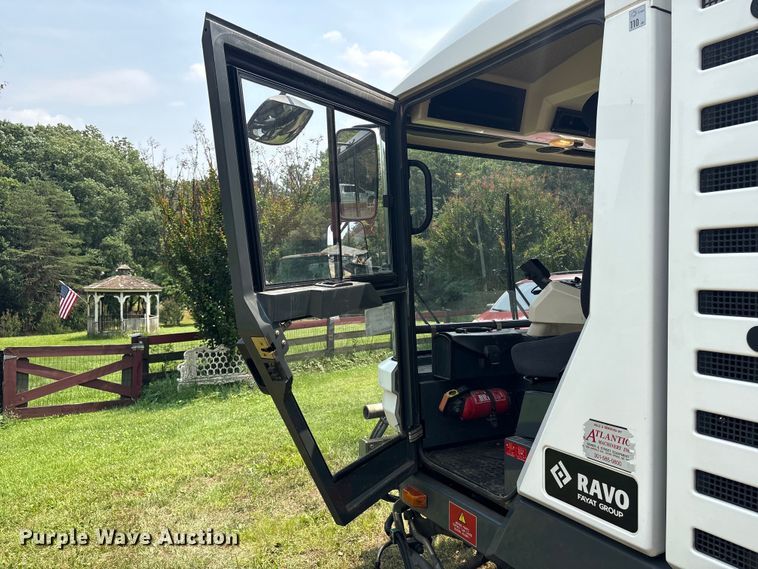 image for item DT2903 2014 Ravo 5 Series 540 street sweeper truck