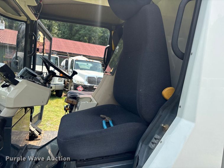 image for item DT2903 2014 Ravo 5 Series 540 street sweeper truck