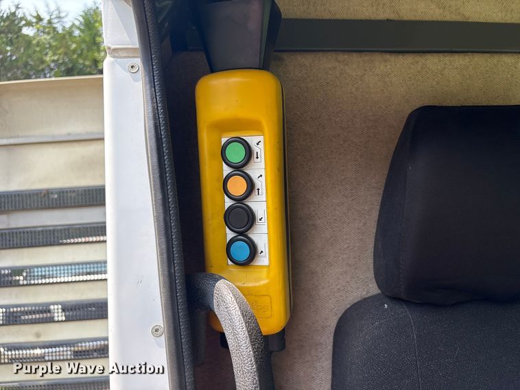 image for item DT2903 2014 Ravo 5 Series 540 street sweeper truck