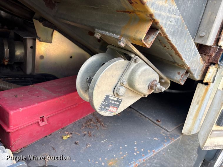 image for item DT2903 2014 Ravo 5 Series 540 street sweeper truck