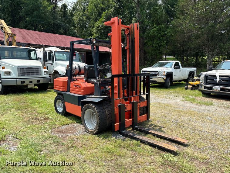image for item DT2907 1993 Toyota 5FG35 forklift
