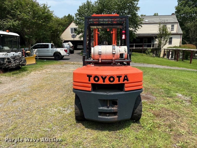 image for item DT2907 1993 Toyota 5FG35 forklift