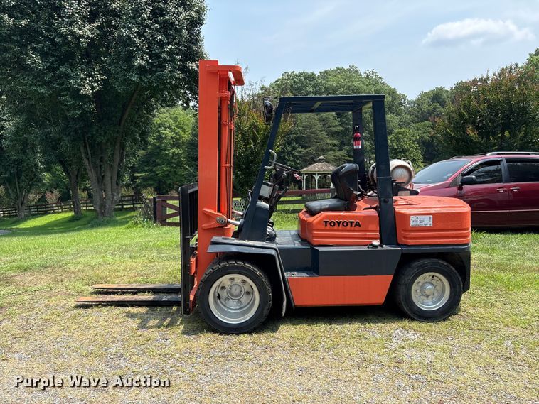 image for item DT2907 1993 Toyota 5FG35 forklift