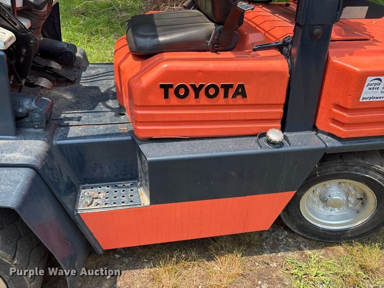 image for item DT2907 1993 Toyota 5FG35 forklift