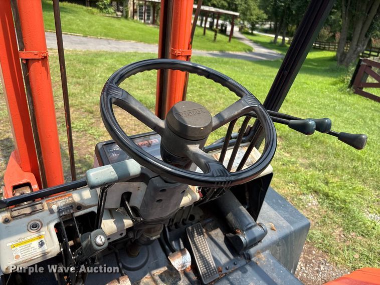 image for item DT2907 1993 Toyota 5FG35 forklift