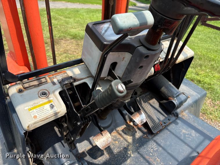 image for item DT2907 1993 Toyota 5FG35 forklift