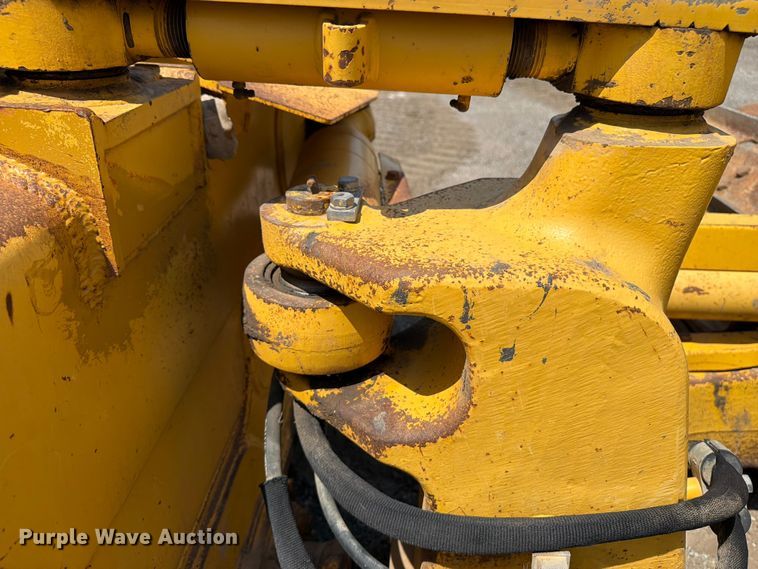 image for item DV2056 2016 Komatsu D61PXI-23 dozer