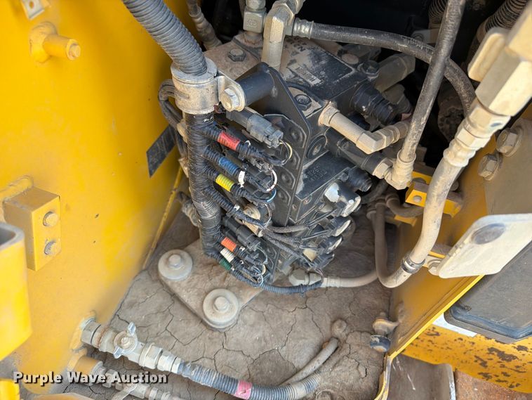 image for item DV2056 2016 Komatsu D61PXI-23 dozer