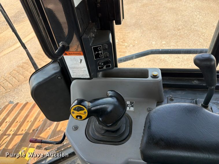 image for item DV2056 2016 Komatsu D61PXI-23 dozer