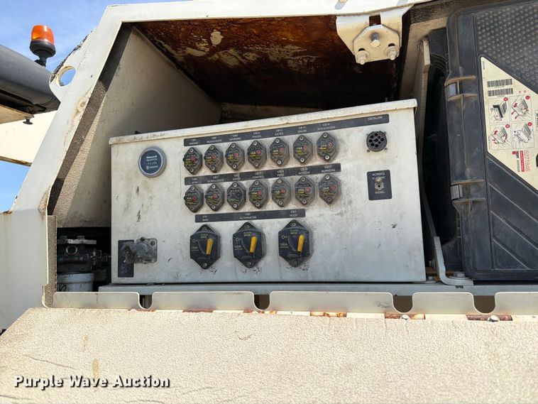 image for item DV2057 Terex CR452 paver