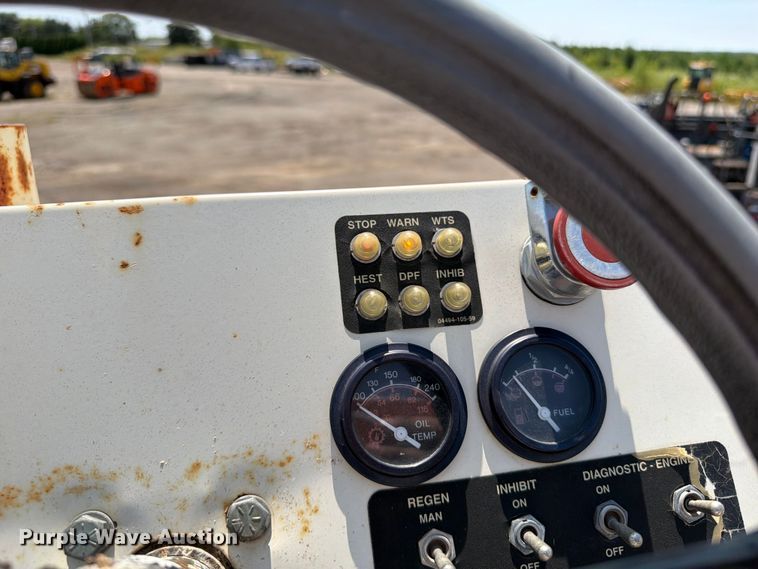 image for item DV2057 Terex CR452 paver