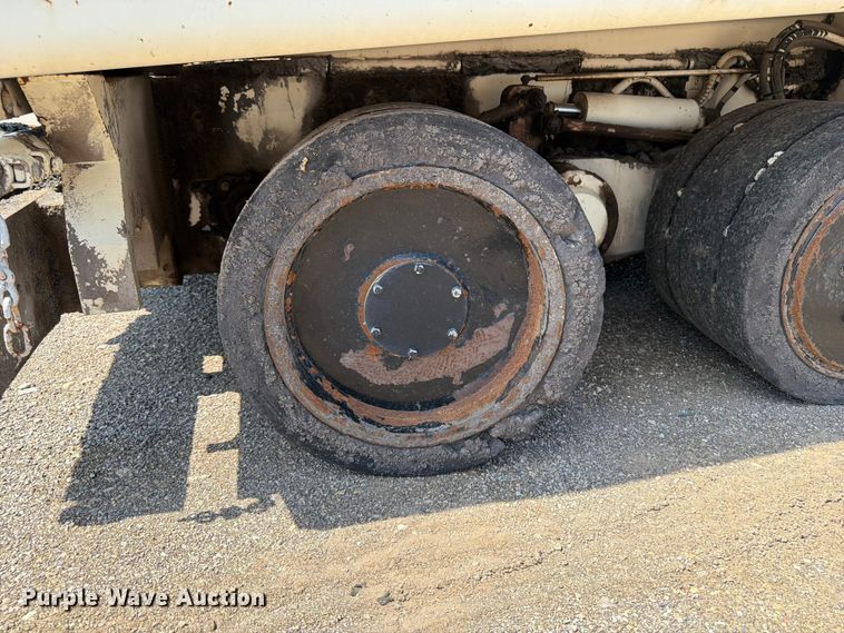 image for item DV2057 Terex CR452 paver