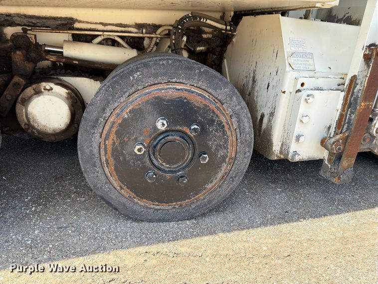 image for item DV2057 Terex CR452 paver