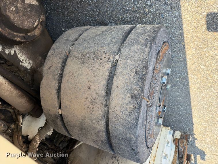 image for item DV2057 Terex CR452 paver