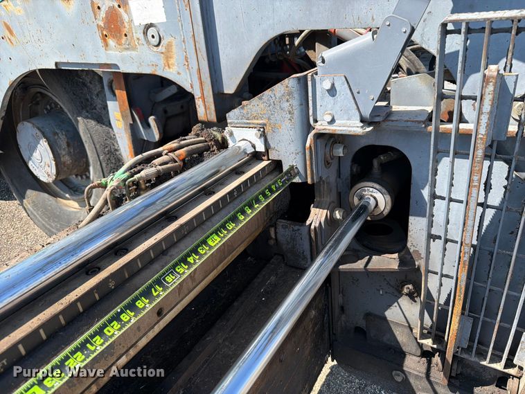 image for item DV2058 Vogele Vision 5203-2 paver