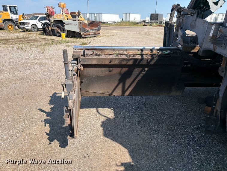 image for item DV2058 Vogele Vision 5203-2 paver