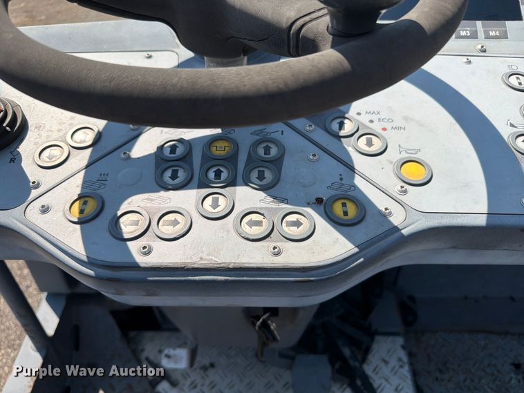 image for item DV2058 Vogele Vision 5203-2 paver