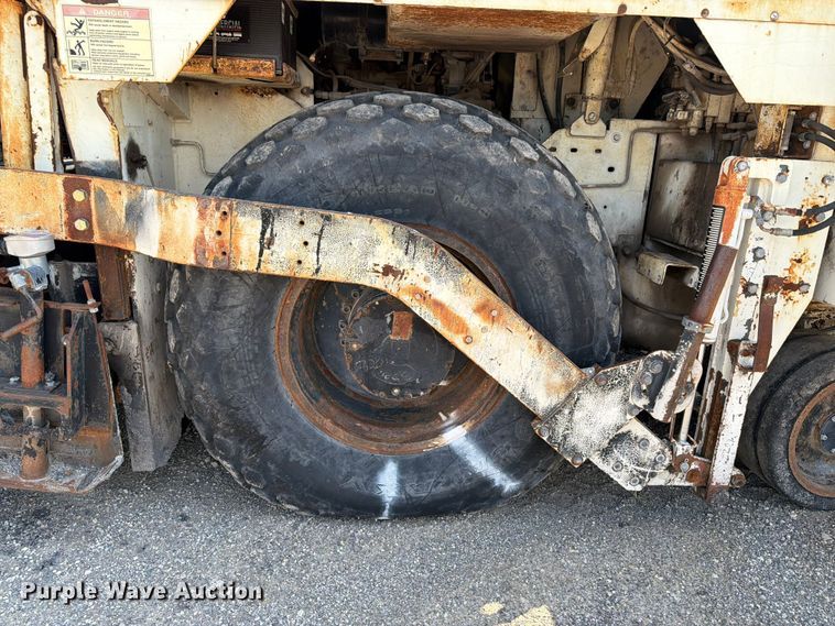 image for item DV2059 Terex CR-351 paver