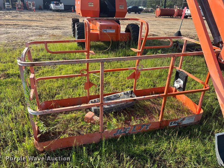 image for item DV7258 2012 JLG 660SJ boom lift