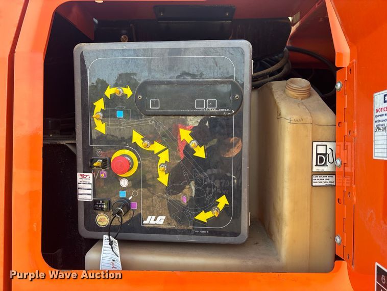 image for item DV7258 2012 JLG 660SJ boom lift