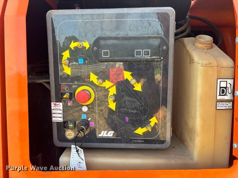 image for item DV7258 2012 JLG 660SJ boom lift