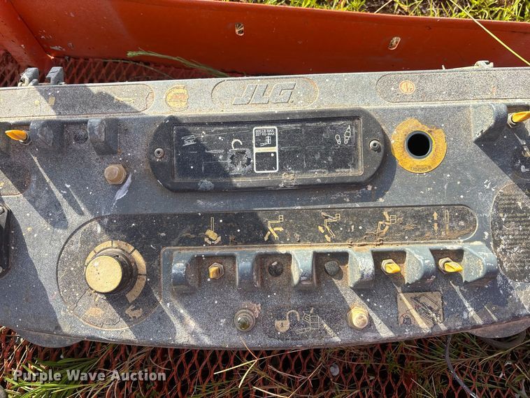 image for item DV7258 2012 JLG 660SJ boom lift