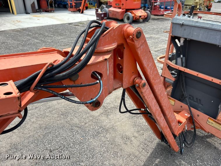 image for item DV7260 2006 JLG E400AJPN boom lift