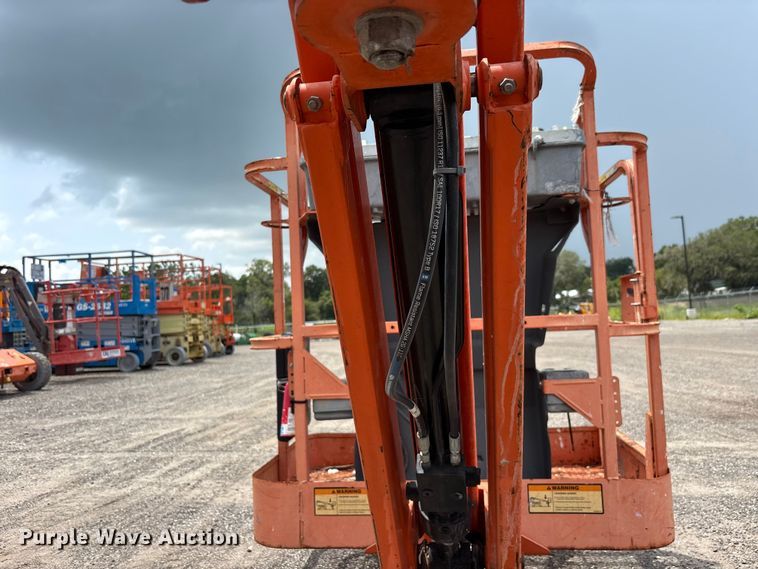 image for item DV7260 2006 JLG E400AJPN boom lift