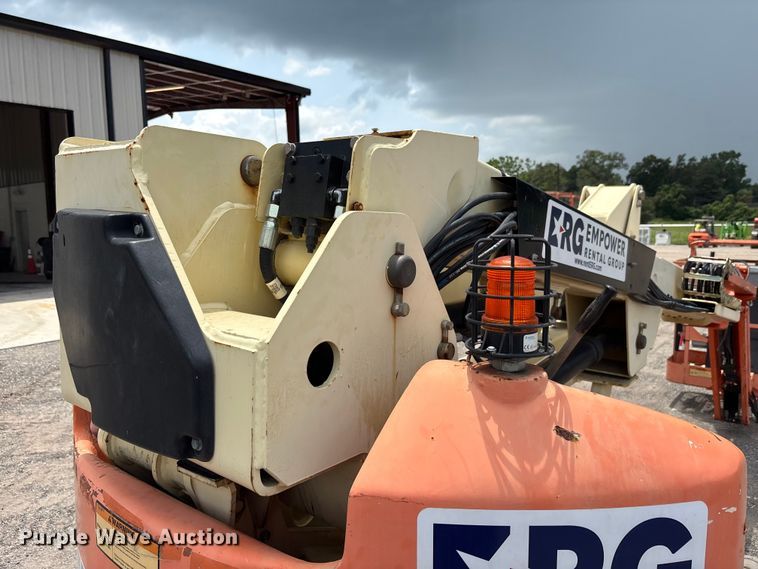 image for item DV7260 2006 JLG E400AJPN boom lift
