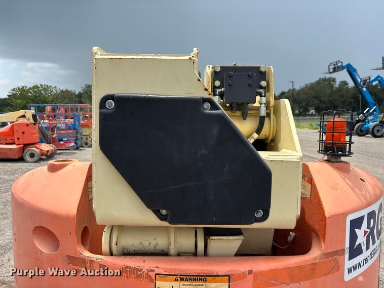 image for item DV7260 2006 JLG E400AJPN boom lift