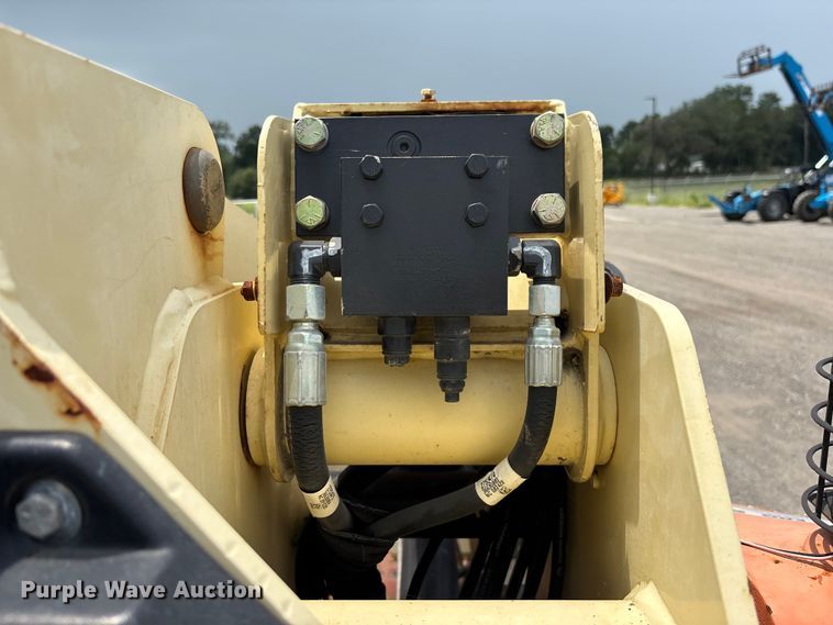 image for item DV7260 2006 JLG E400AJPN boom lift
