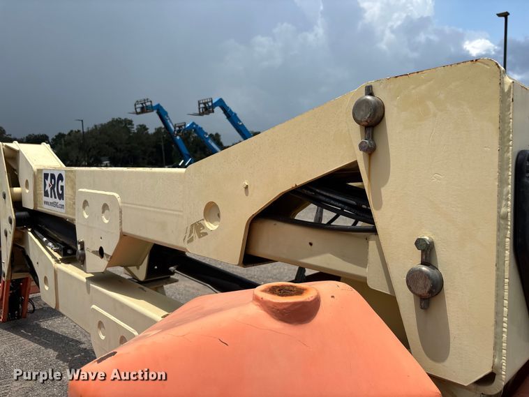 image for item DV7260 2006 JLG E400AJPN boom lift