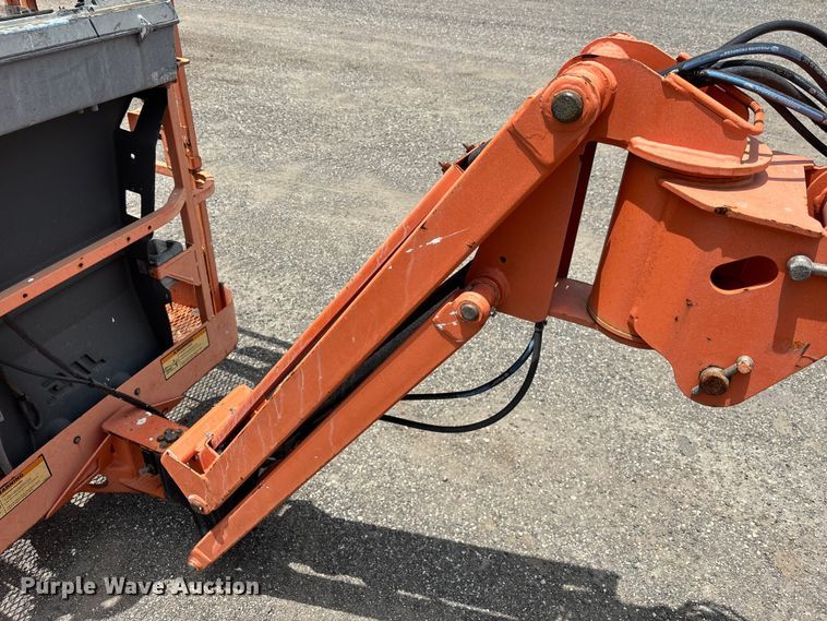 image for item DV7260 2006 JLG E400AJPN boom lift