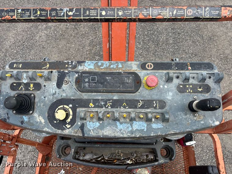 image for item DV7260 2006 JLG E400AJPN boom lift