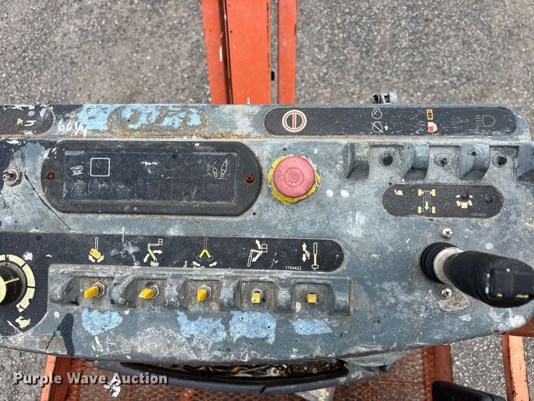 image for item DV7260 2006 JLG E400AJPN boom lift